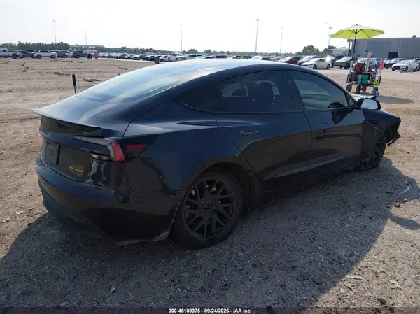 5YJ3E1EB2RF801199 — 2024 Tesla Model 3, zdjęcie 4 z IAAI, Przód