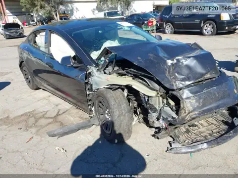 5YJ3E1EA7TF201065 — 2026 Tesla Model 3, Parte delantera, fotos antes de reparar