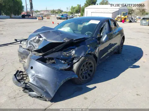 5YJ3E1EA7TF201065 — 2026 Tesla Model 3, ფოტო 2, IAAI, წინა ნაწილი