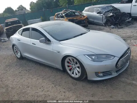 2015 Tesla Model S 85d VIN 5YJSA1H2XFFP70041 фото 1