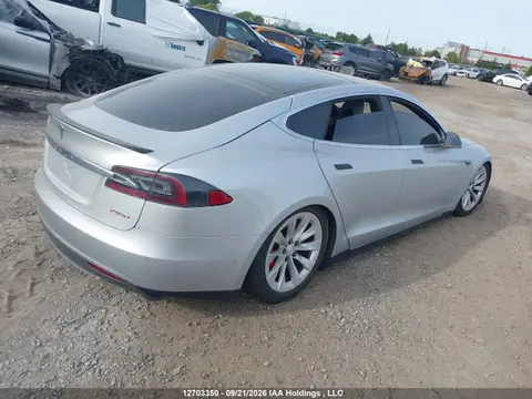2015 Tesla Model S 85d VIN 5YJSA1H2XFFP70041 фото 4