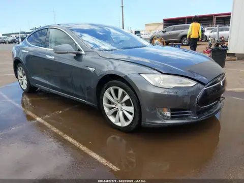 5YJSA1H18FFP77092 — 2015 Tesla Model S, დატბორვა (Flood), ფოტოები შეკეთებამდე