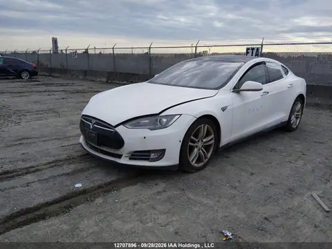 5YJSA1E23GF126970 — 2016 Tesla Model S, photo 2 from IAAI 21.10.2026, Front end
