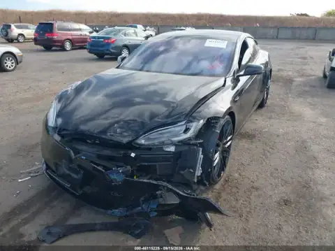 5YJSA1E23JF246906 — 2018 Tesla Model S, photo 2 from IAAI, Left front