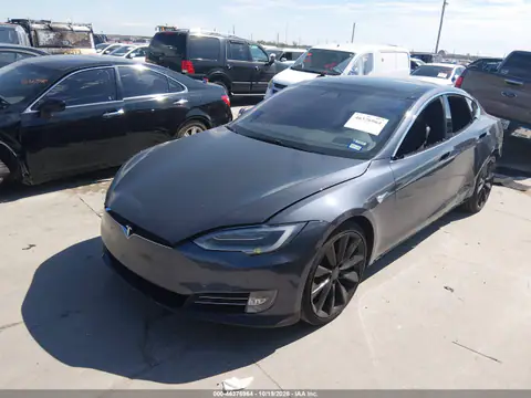 5YJSA1E47JF294698 — 2018 Tesla Model S, foto 2 de IAAI, Lado izquierdo