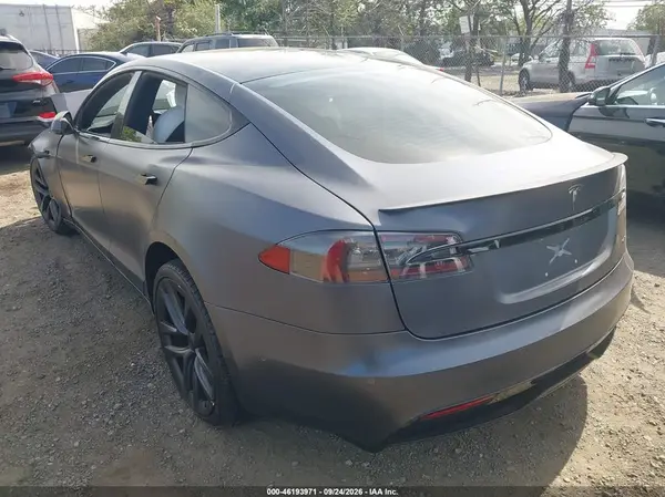 5YJSA1E6XMF446902 — 2021 Tesla Model S, zdjęcie 3 z IAAI, Przód