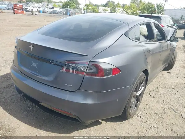 5YJSA1E6XMF446902 — 2021 Tesla Model S, zdjęcie 4 z IAAI, Przód