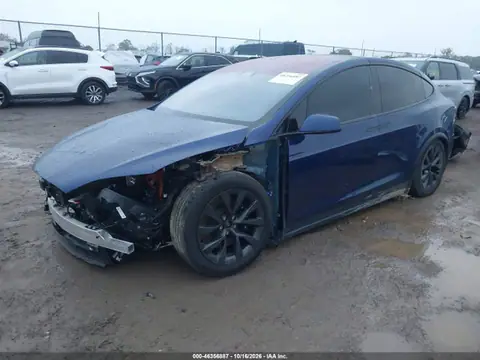 7SAXCDE54RF449670 — 2024 Tesla Model X Long Range, zdjęcie 2 z IAAI 29.10.2026, Przód