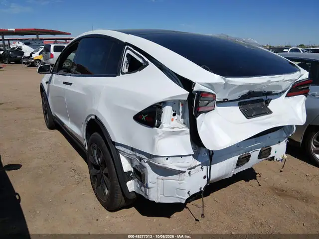 7SAXCBE58SF472007 — 2025 Tesla Model X Long Range, photo 3 from IAAI 20.10.2026, Rear end