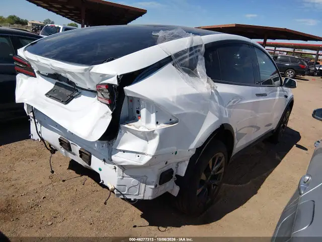 7SAXCBE58SF472007 — 2025 Tesla Model X Long Range, photo 4 from IAAI 20.10.2026, Rear end