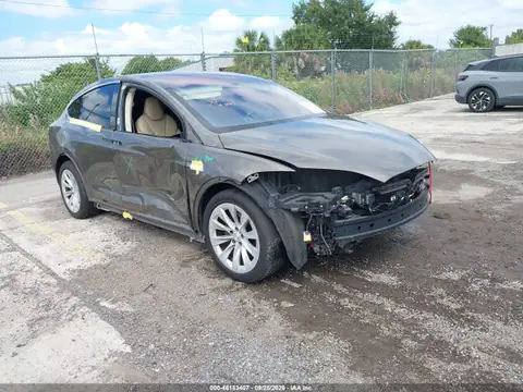 5YJXCBE28GF015885 — 2016 Tesla Model X, Передняя and задняя части (Front & Rear), before-repair photos