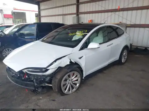 5YJXCBE41JF117134 — 2018 Tesla Model X, photo 2 from IAAI, Front end