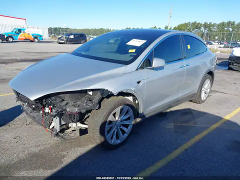 5YJXCAE24JF118822 — 2018 Tesla Model X, photo 2 from IAAI, Front and rear