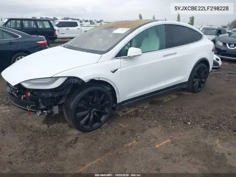 5YJXCBE22LF298228 — 2020 Tesla Model X, foto 2 de IAAI, Parte delantera