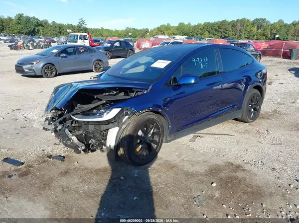 7SAXCBE50NF359544 — 2022 Tesla Model X, photo 2 from IAAI, Front end