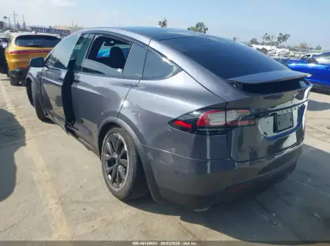 7SAXCBE67PF374392 — 2023 Tesla Model X, фото 3 з IAAI, Правий бік