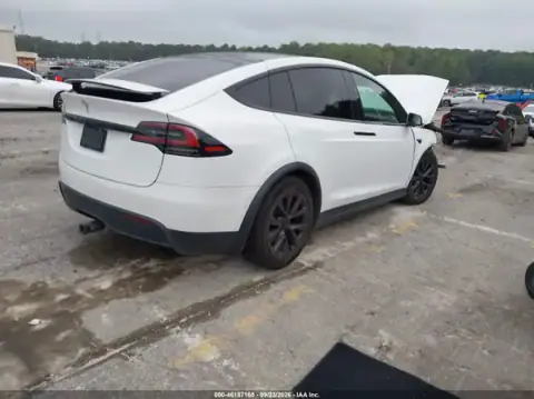 7SAXCBE58PF380936 — 2023 Tesla Model X, zdjęcie 4 z IAAI, Przód