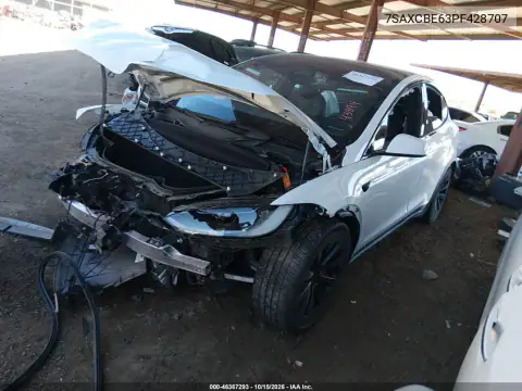 7SAXCBE63PF428707 — 2023 Tesla Model X, foto 2 de IAAI, Parte delantera