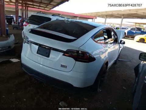 7SAXCBE63PF428707 — 2023 Tesla Model X, foto 4 de IAAI, Parte delantera