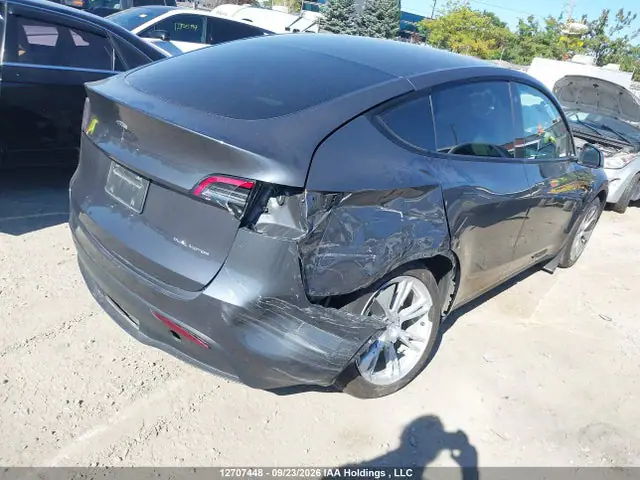 5YJYGDEE7MF202254 — 2021 Tesla Model Y Long Range, photo 4 from IAAI 16.10.2026, Right side