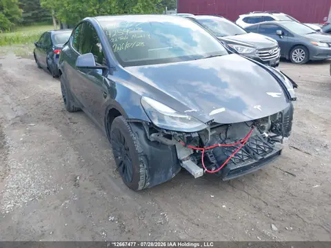 7SAYGDEE4NF425923 — 2022 Tesla Model Y Long Range, Front end (Front), before-repair photos