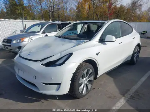 7SAYGAEE2NF465433 — 2022 Tesla Model Y Long Range, foto 2 de IAAI 23.10.2026, Parte delantera