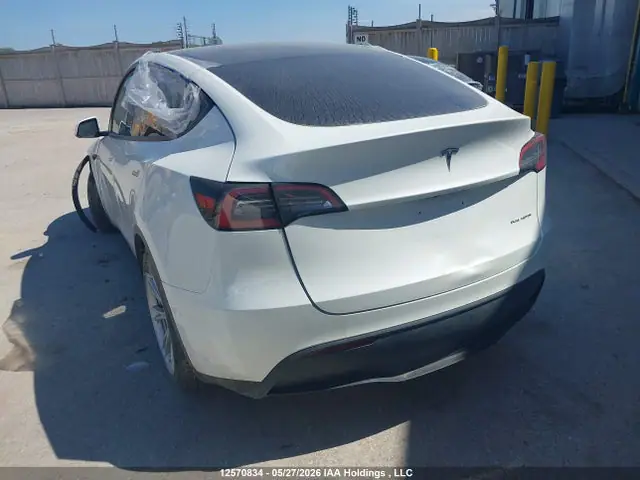 2023 Tesla Model Y Long Range VIN 7SAYGDEE8PF597021 фото 3