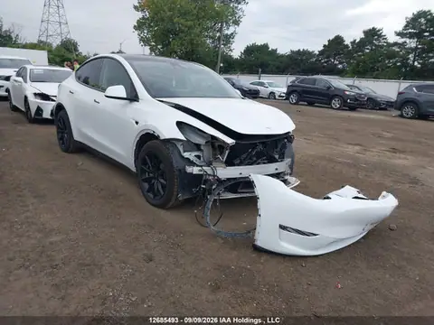 7SAYGDEE4PF776205 — 2023 Tesla Model Y Long Range, წინა ნაწილი (Front), ფოტოები შეკეთებამდე