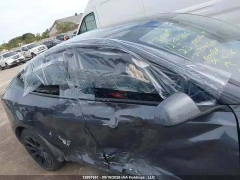 7SAYGDEE6PF774844 — 2023 Tesla Model Y Long Range, фото 20 з IAAI 28.10.2026, Правий бік