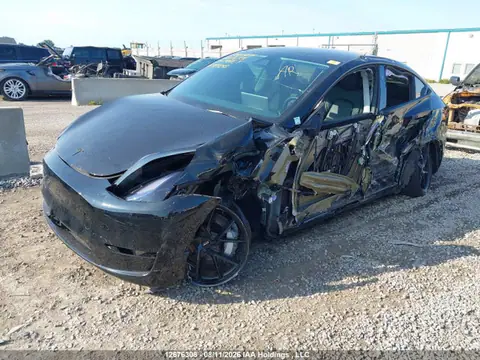 7SAYGDEE3RF989293 — 2024 Tesla Model Y Long Range, ფოტო 2, IAAI 28.09.2026, მარცხენა მხარე