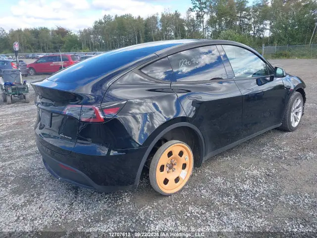 2024 Tesla Model Y Long Range VIN 7SAYGDEE2RF073110 фото 4