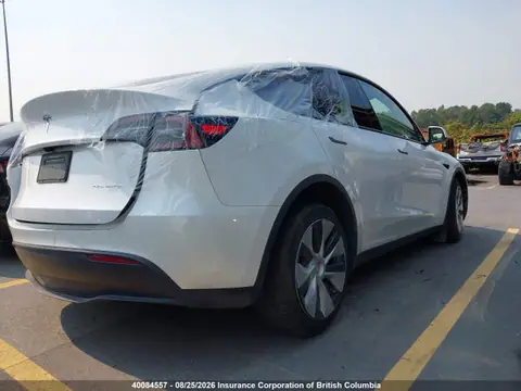 7SAYGAEE8RF042409 — 2024 Tesla Model Y Long Range, фото 4 с аукциона IAAI 23.10.2026, левый бок