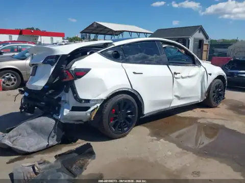 5YJYGDEE7LF036901 — 2020 Tesla Model Y, ფოტო 4, IAAI, გადაბრუნება
