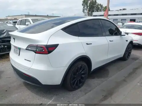5YJYGDEE5LF011110 — 2020 Tesla Model Y, zdjęcie 4 z IAAI 17.10.2026, Prawy przód