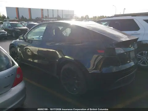 5YJYGAEE7MF256488 — 2021 Tesla Model Y, ფოტო 3, IAAI 28.10.2026, მარჯვენა მხარე