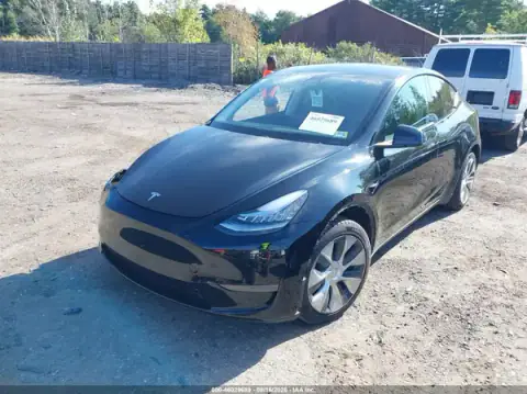 5YJYGDEE7MF067261 — 2021 Tesla Model Y, foto 2 de IAAI, Lado derecho