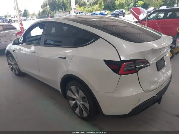 5YJYGDEDXMF109168 — 2021 Tesla Model Y, фото 3 с аукциона IAAI 09.10.2026, Задняя часть