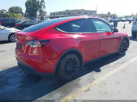 5YJYGDED7MF118247 — 2021 Tesla Model Y, zdjęcie 4 z IAAI, Przód i tył