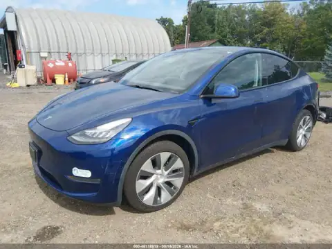 5YJYGDEE4MF071316 — 2021 Tesla Model Y, photo 2 from IAAI 02.10.2026, Rear end