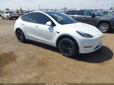 5YJYGDED2MF122660 — 2021 Tesla Model Y, Lewy bok (Left Side), zdjęć przed naprawą