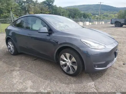 5YJYGDEE4MF080906 — 2021 Tesla Model Y, подтопление пресной водой (Fresh Water), фото до ремонта