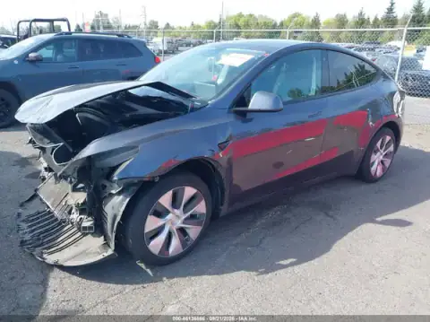 5YJYGAEE1MF299742 — 2021 Tesla Model Y, photo 2 from IAAI, Front end