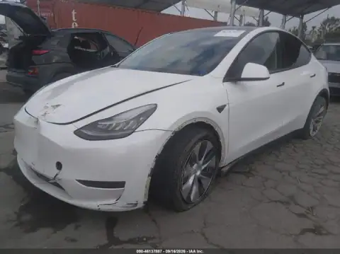5YJYGDEE2MF159331 — 2021 Tesla Model Y, zdjęcie 2 z IAAI, Przód