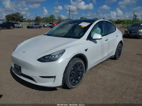 5YJYGAEE3MF198413 — 2021 Tesla Model Y, foto 2 de IAAI, Lado derecho