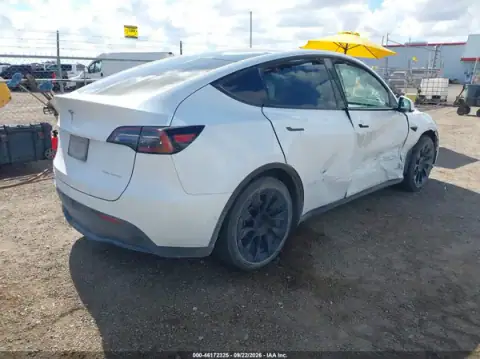 5YJYGAEE3MF198413 — 2021 Tesla Model Y, foto 4 de IAAI, Lado derecho