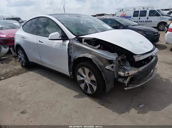 5YJYGDEE1MF182664 Tesla Model Y 2021 — uszkodzenie Przód, zdjęcie przed naprawą
