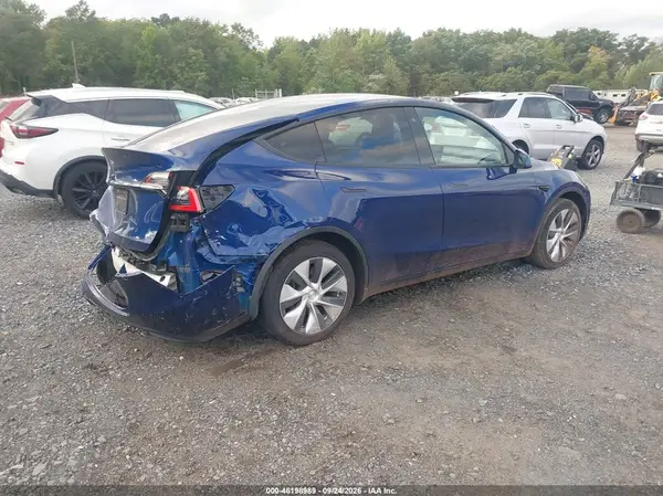 5YJYGDED6MF106428 — 2021 Tesla Model Y, zdjęcie 4 z IAAI, Tył