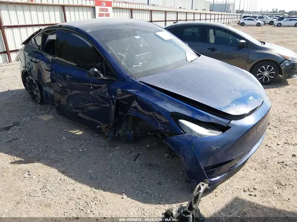 5YJYGDEE0MF089571 Tesla Model Y 2021 — повреждение Левый и правый бока, фото до ремонта