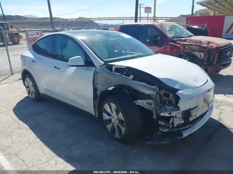 5YJYGDEE5MF251517 — 2021 Tesla Model Y, Prawy przód (Right Front), zdjęć przed naprawą