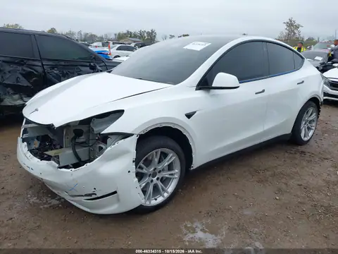 5YJYGDEE4MF233493 — 2021 Tesla Model Y, фото 2 с аукциона IAAI, Передняя часть